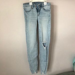 American Eagle light wash super stretch jeggings